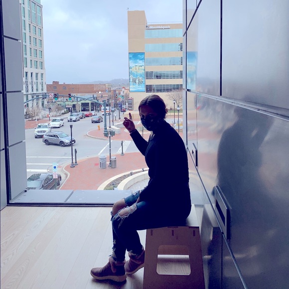 Meet your Posher, Sara - Picture 1 of 1